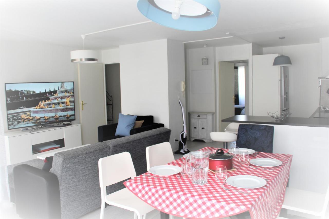 Apartament Logement Familial Tout Equipe Saint-Denis  Zewnętrze zdjęcie